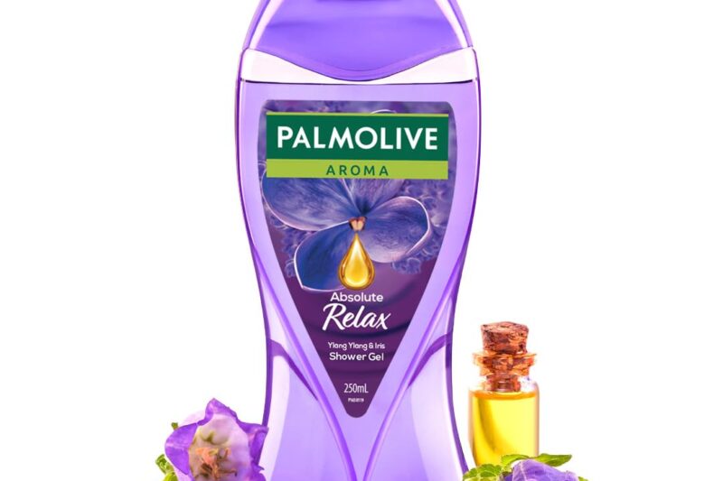Palmolive Aroma Absolute Relax Body Wash, 250ml Shower Gel Single Bottle, 100% Natural Ylang Ylang Essential Oil & Iris Extracts for a Smooth Skin, pH Balanced Bodywash, Free of Parabens & Silicones​