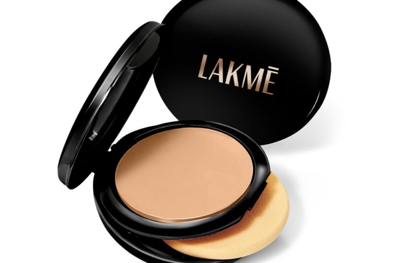 Lakme Absolute White Wet & Dry Compact Powder, Golden Medium 03, SPF 17, Long Lasting Face Makeup for a Natural Glow -Foundation Powder for Women, 9 g