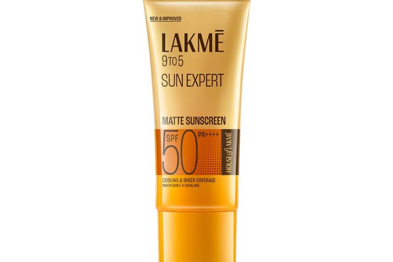 Lakme SPF 50 PA++++ Sunscreen Lotion for Bright Skin | In Vivo Tested | UVA UVB Blue Light Protection | Waterlight| No White Cast | Niacinamide| For All Skin Types | 100 ml