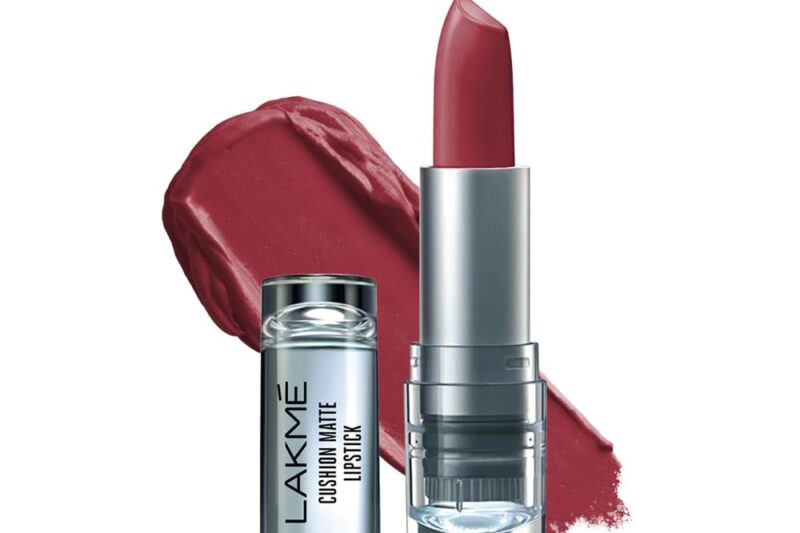 Lakme Cushion Matte lip RedRoyale