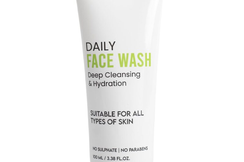Face Wash for Men & Women – Gentle Daily Cleanser with Aloe, Green Tea, Cucumber, Hibiscus, Niacinamide & Hyaluronic Acid | Oil Control, Hydration & Brightening | Sulfate & Paraben Free